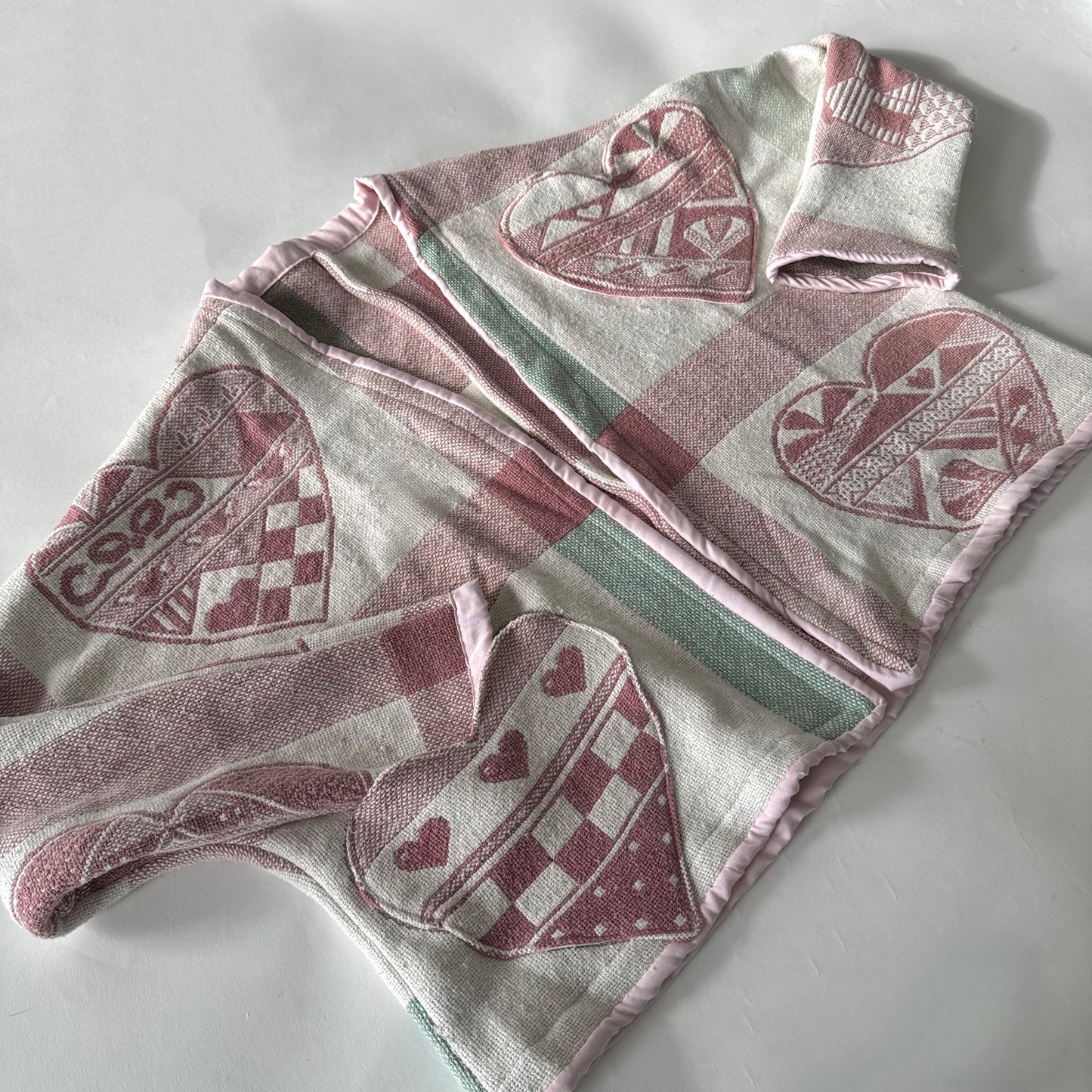 The Blanket Cardigan - Hearts